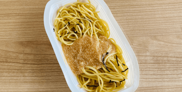 開封したセコマの和風たらこパスタ