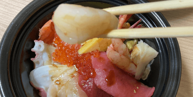 まる丼木村屋の木村屋丼のほたて