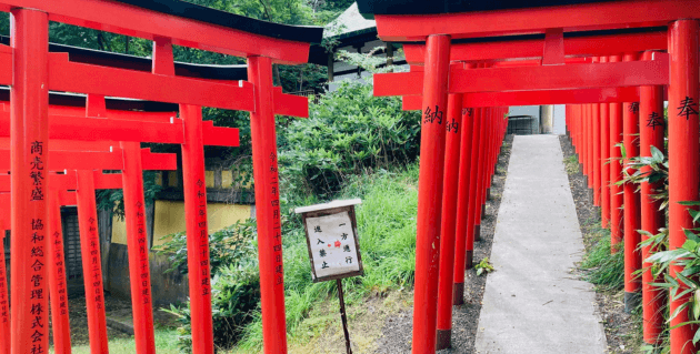 住吉神社の2つの赤い鳥居