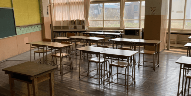 絵鞆小学校の教室