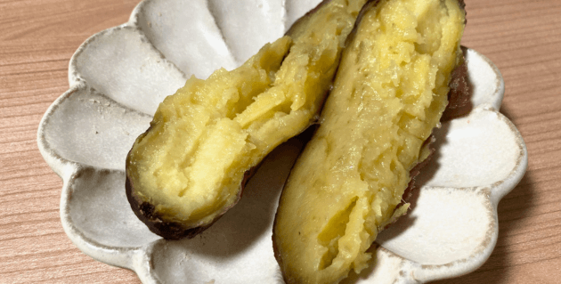 縦に割った焼いも