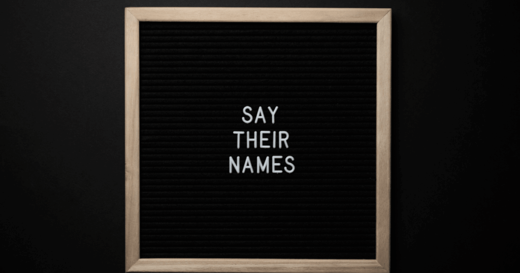 say thier nameを書かれた色紙